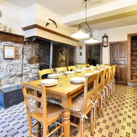 Charming Villa, Paliseul, Cleaning Included Tatil Evi