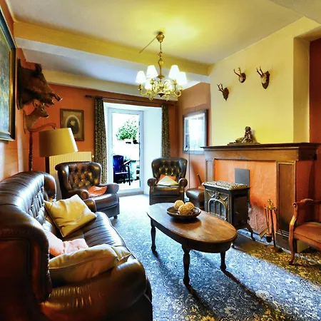 Charming Villa, Paliseul, Cleaning Included Feriehus
