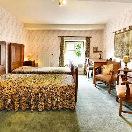 Charming Villa, Paliseul, Cleaning Included Tatil Evi
